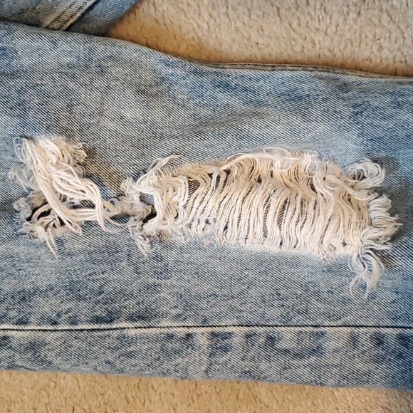 Jeans - Picture 2 of 4